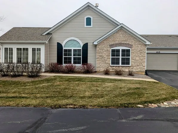 615 Schumann St, Woodstock, IL 60098