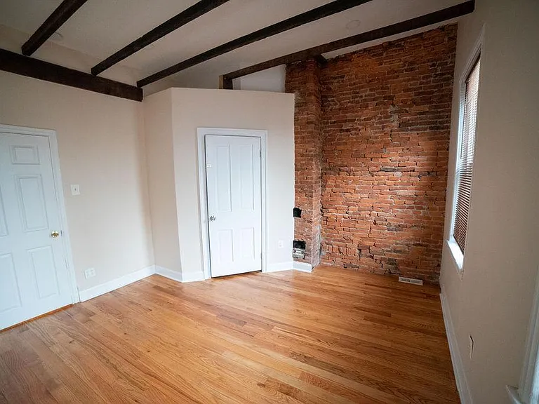 2138 Sears St — Photo 17