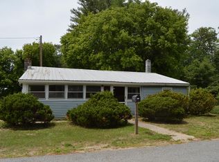 5 White St, Keeseville, NY 12944