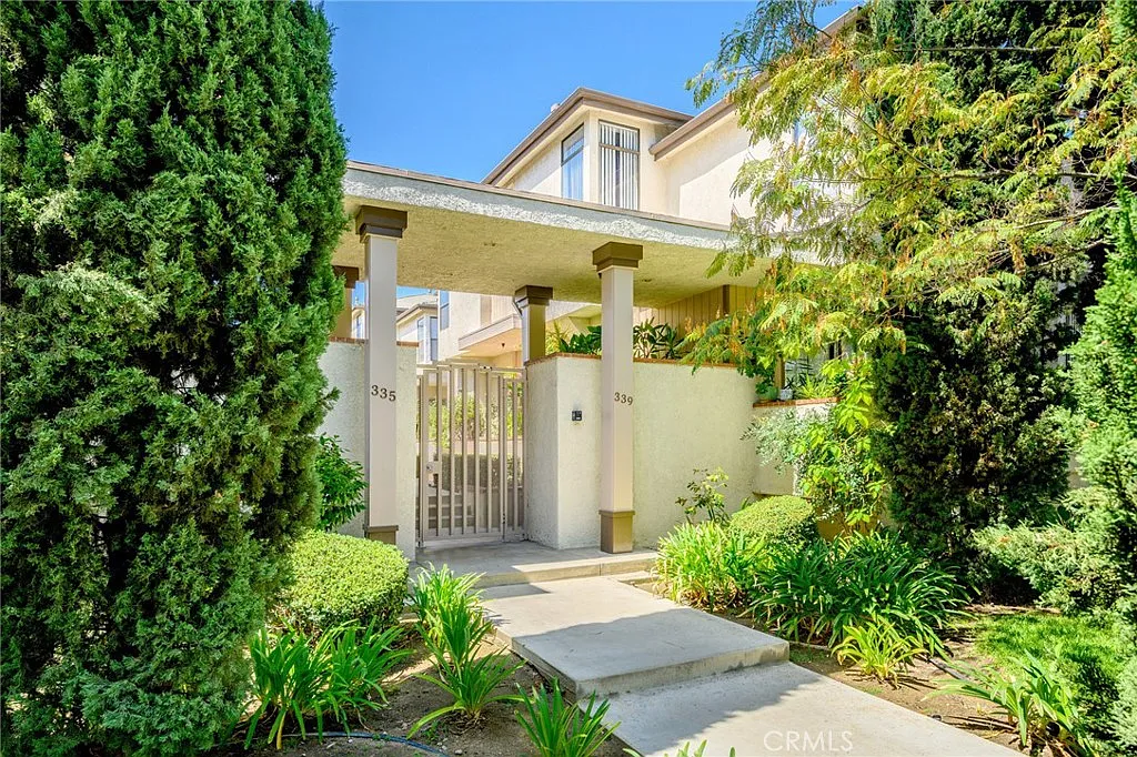 3 bed, 2.5 bath, 1597 sqft, $4,500 — Photo 1