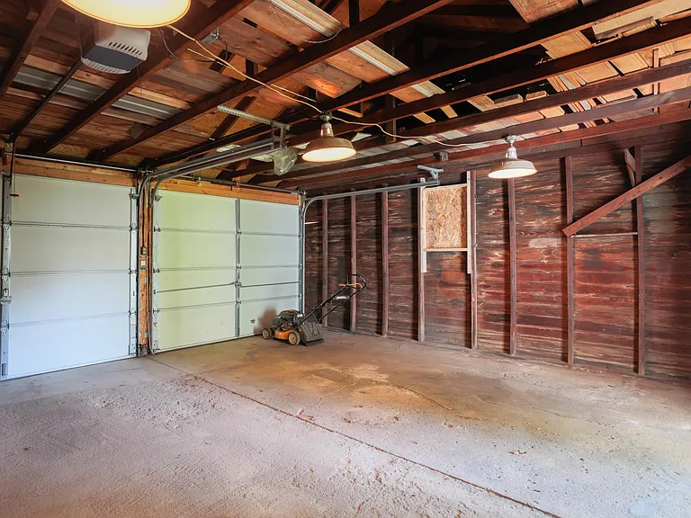 815 E Chestnut St — Photo 33