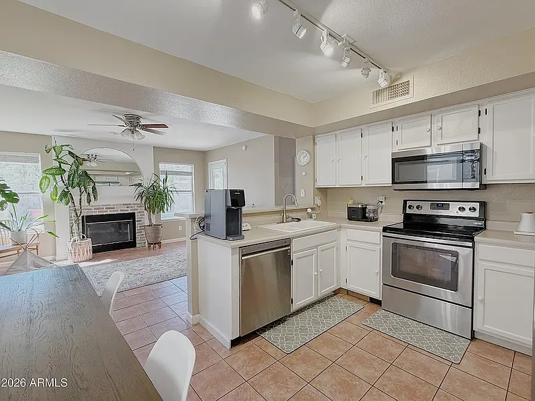 19436 N 50th Ave — Photo 10