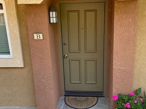 2nd image of 30902 Clubhouse Dr Unit 25B