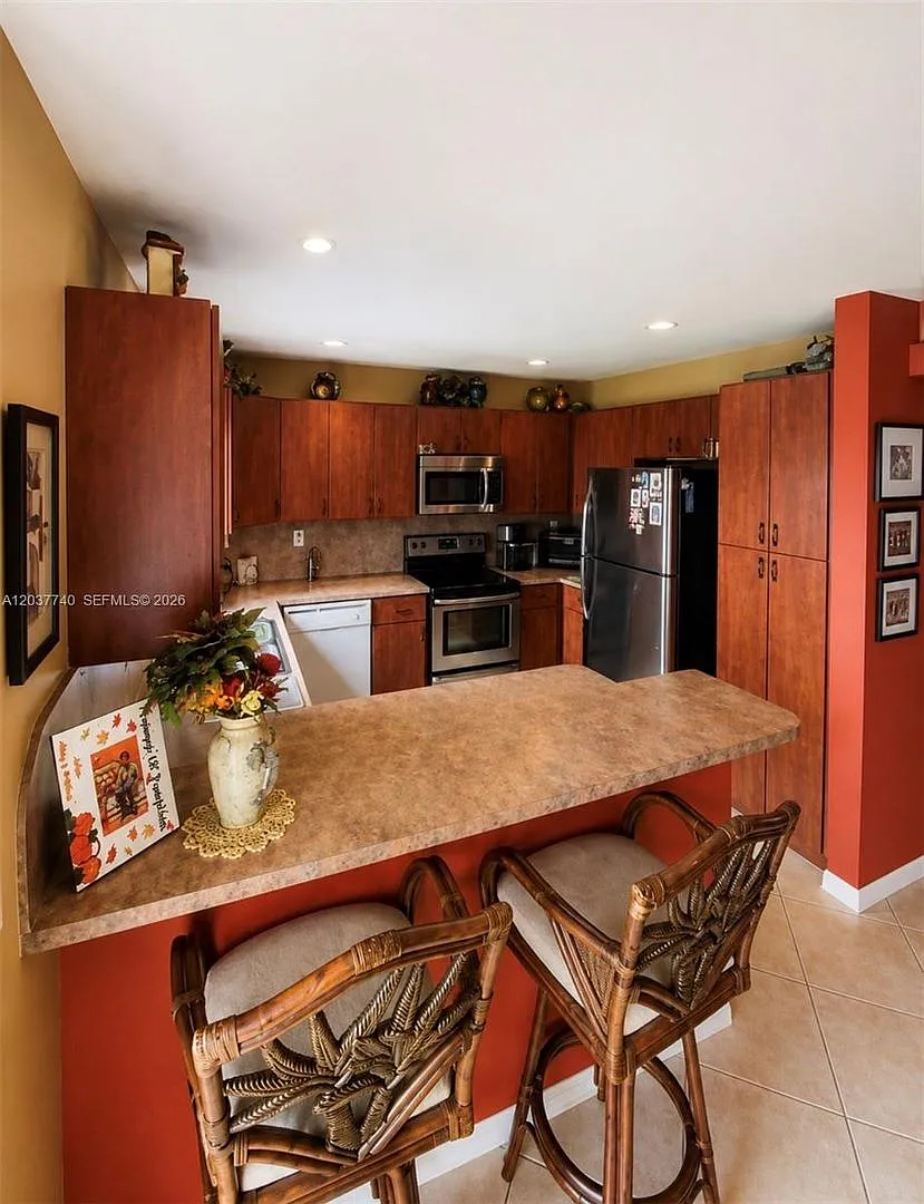 16355 SW 46th Terrace 16355, Miami, FL 33185 - 3863 — Photo 2