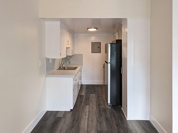 4th image of 3600 Carmona Ave APT 14