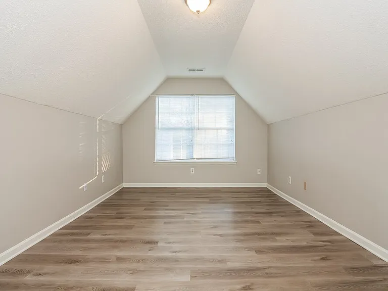 1431 Nature Pl — Photo 18