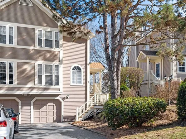 24 Sunset Ave APT D, Providence, RI 02909