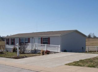 2853 S Roundhill Rd, Brookline, MO 65619
