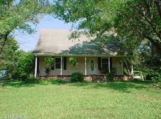 2831 Sweetbriar Rd, Sophia, NC 27350