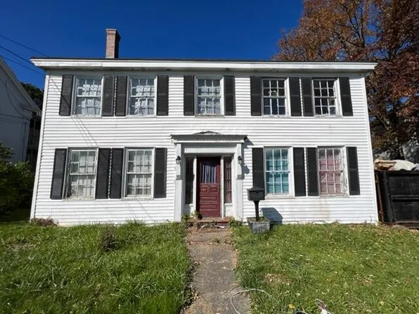 85 North Street, Calais, ME 04619