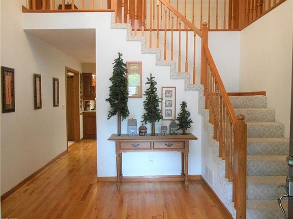 2nd image of 254 Oakmont Dr