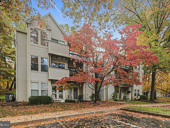 3rd image of 11450 Little Patuxent Pkwy Unit 605