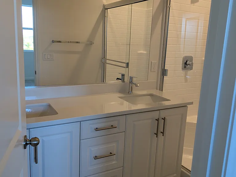 2430 E Lincoln Ave #6 — Photo 22