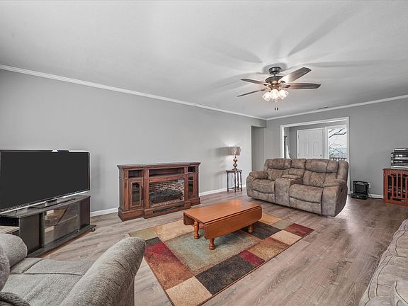 5th image of 1518 Stony Point Rd