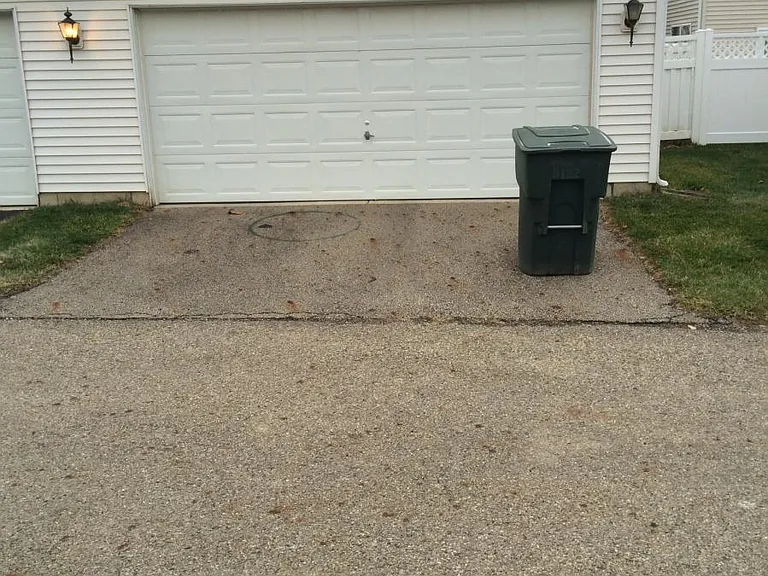 detached 2 car garage