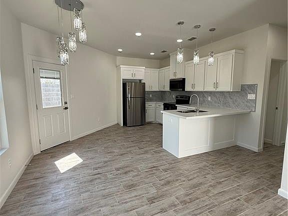 3rd image of 9202 N 56th Ln #4