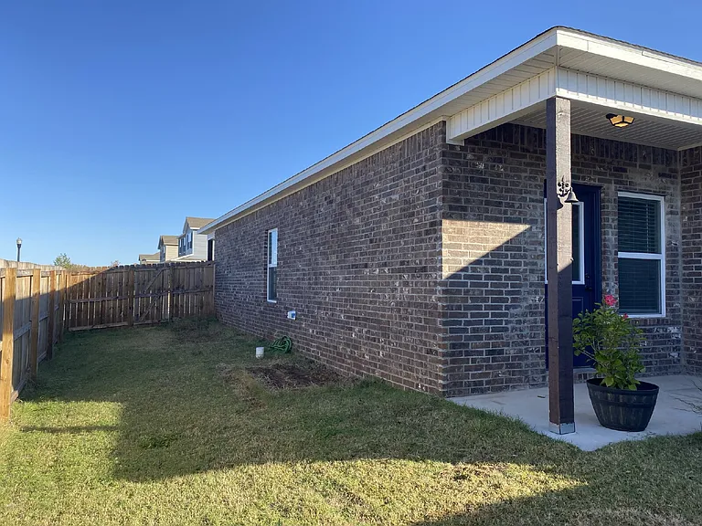 6611 Warrington Rd — Photo 29