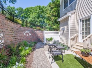 25 Nelke Ct, Hawthorne, NJ 07506