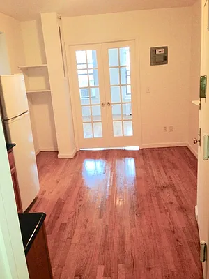 Rented by Warren T Real Estate Corp. | media 21