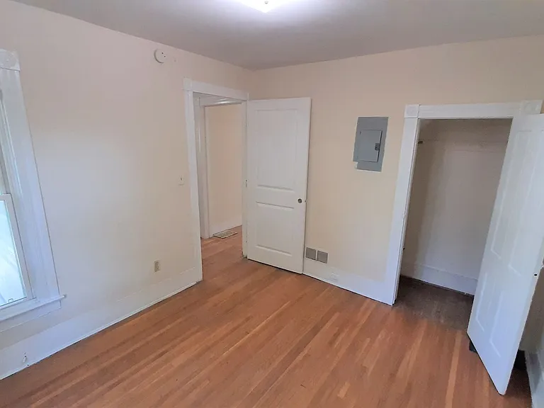 410 S Aurora Street — Photo 8