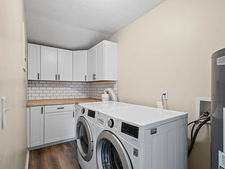 9022 Grand Ave — Photo 16