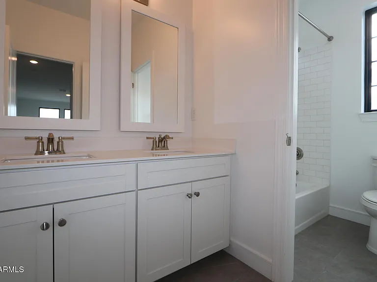 1063 E Zion Way — Photo 24