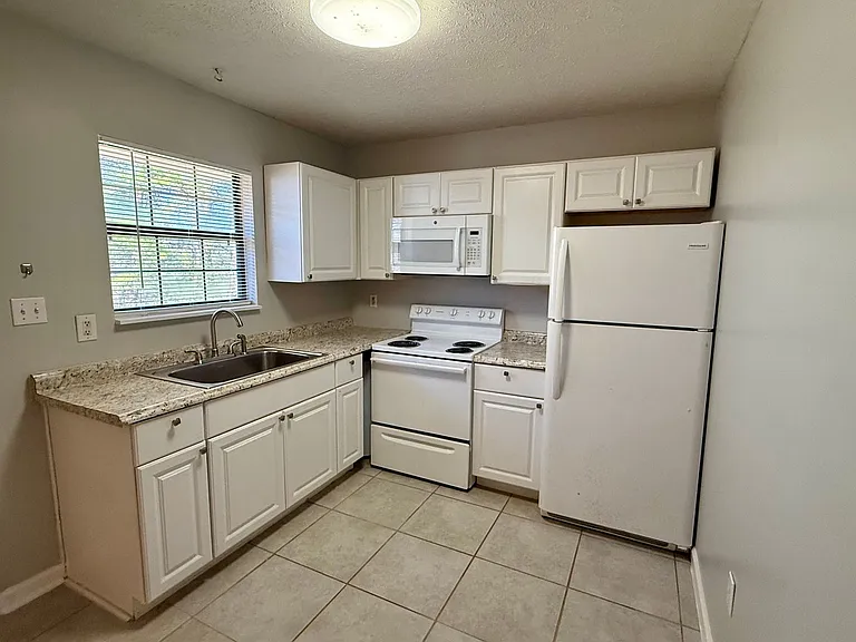 802 Old McGinley Dr — Photo 15