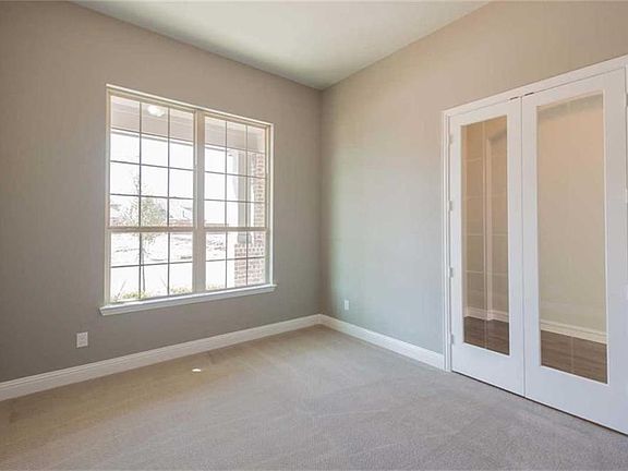 2nd image of 837 Underwood Ln