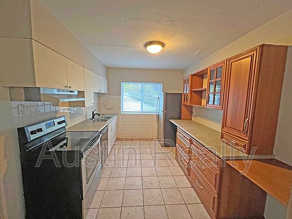 4th image of 767 Lepere St Floor 2