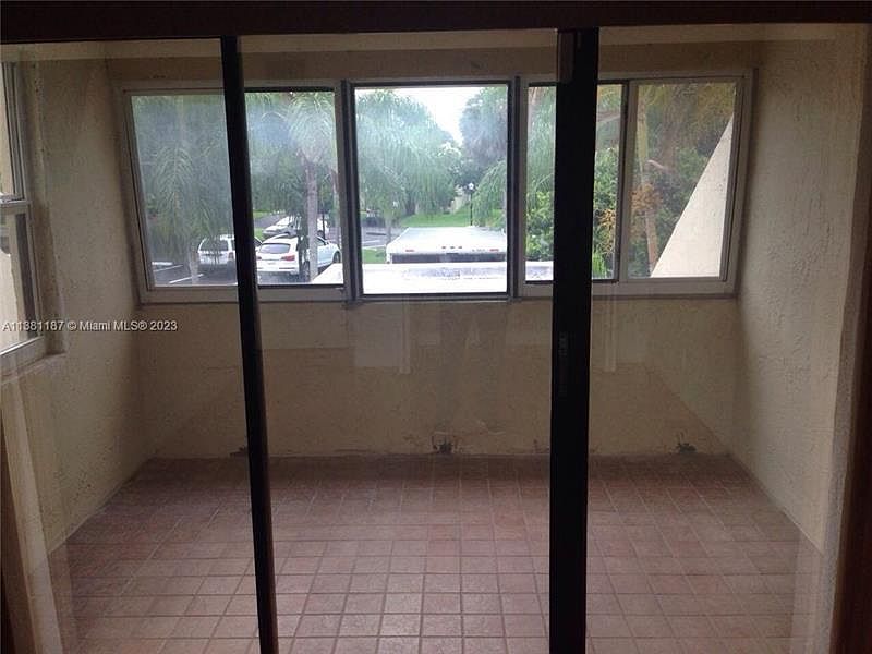 1st image of 293 Fern Dr #4-2