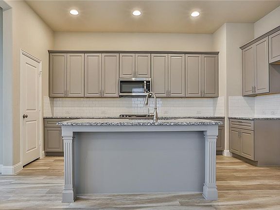 3rd image of 544 Mistflower Springs Dr