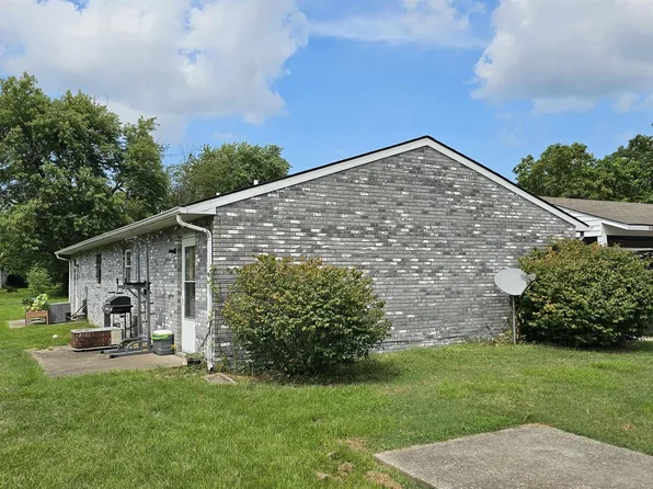 1006 E Griggs St, Marion, IL 62959