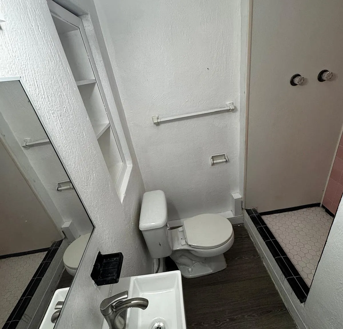 Studio, 120 sqft, $800 — Photo 3