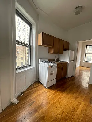 Rented by Peter R. Hungerford, LREB | media 12