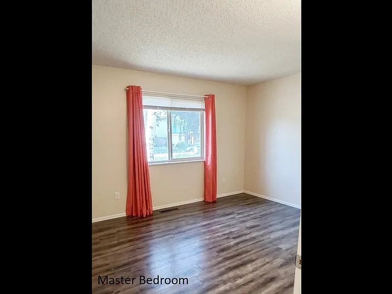 3872 Surrey Ln — Photo 9