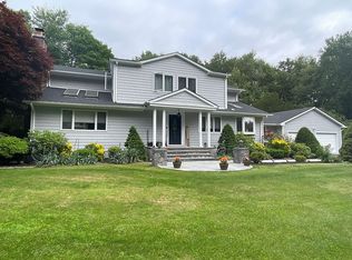 28 Van Rensselaer Rd, Katonah, NY 10536