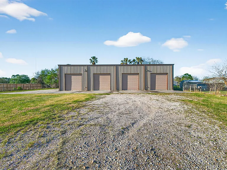 5901 County Road 675 #B — Photo 2