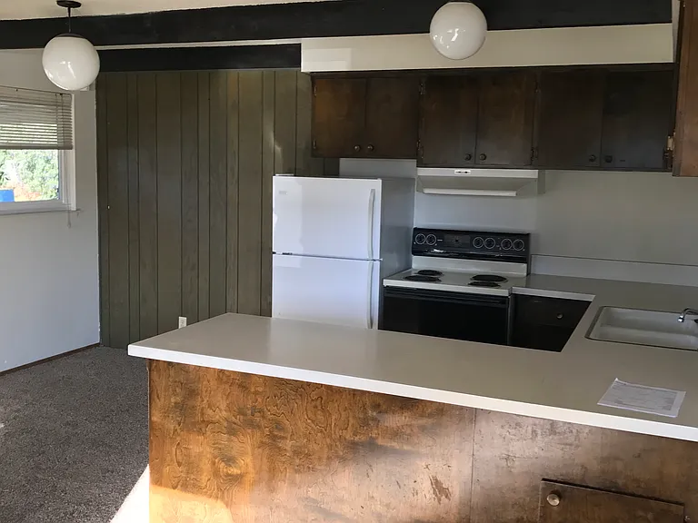 Coral Cir — Photo 3