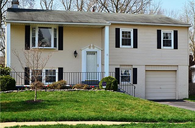 1st image of 566 Hemingway Dr