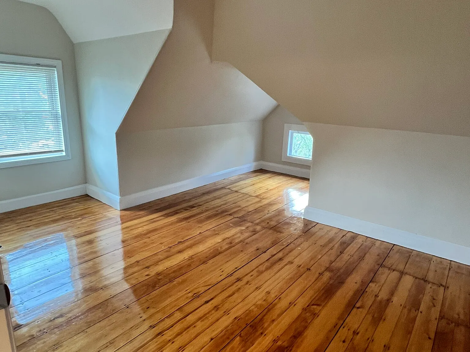3 bed, 2.0 bath, 1200 sqft, $3,400 — Photo 4