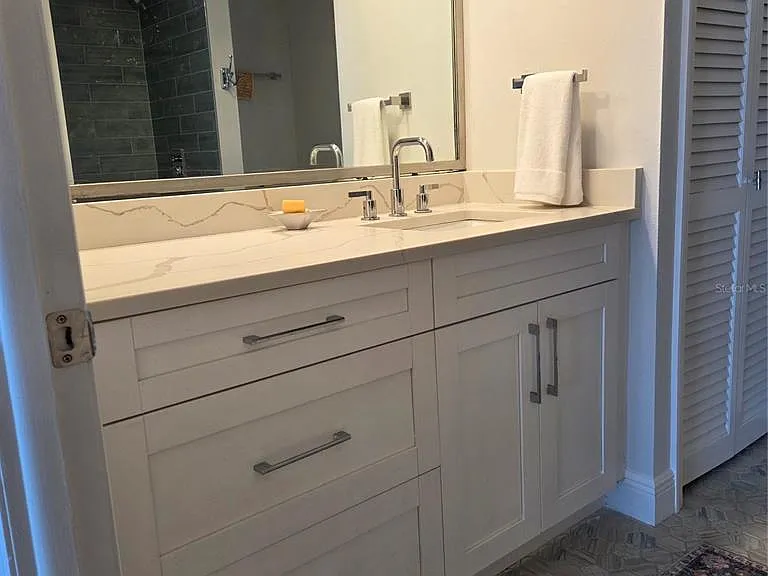 100 Oakmont Ln #305 — Photo 25