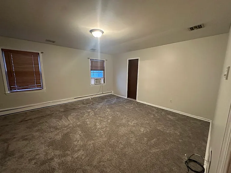 505 Linden Ave — Photo 13