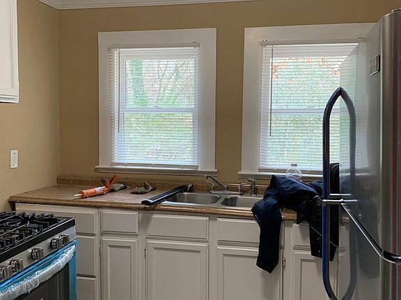 Great sunlight in kitchen