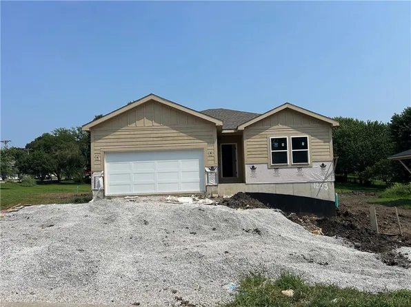 1203 Matthes Ln, Pleasant Hill, MO 64080