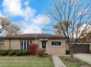 702 Community Dr, La Grange Park, IL 60526