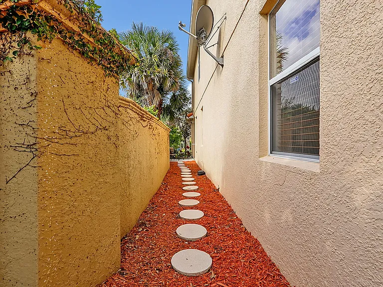 2663 Andros Ln — Photo 38