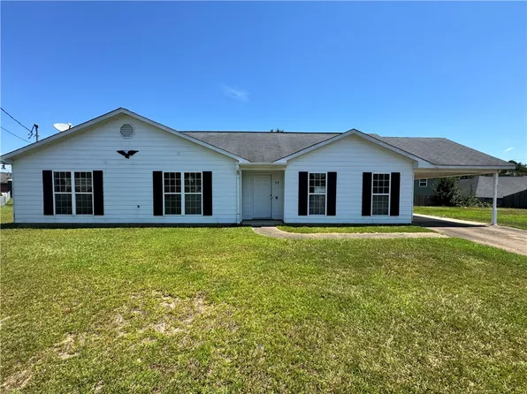 33 Lake Ct, Phenix City, AL 36870
