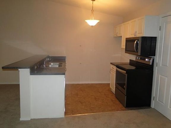 5th image of 1113 Lake Shore Cir
