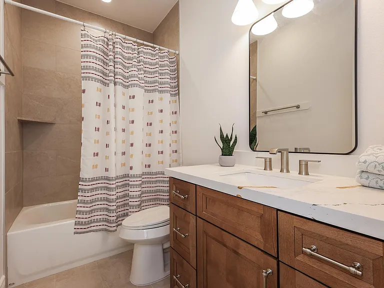 2303 Cunningham Dr — Photo 22