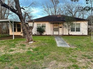 1006 Harvey Ln, Victoria, TX 77901